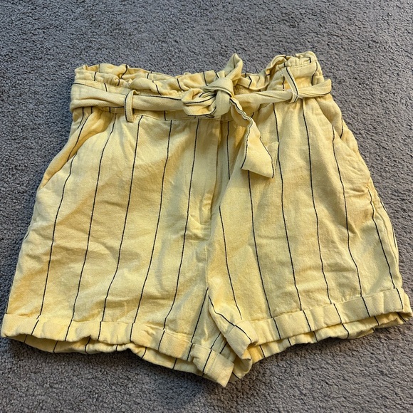 Gianni Bini Pants - Gianni Bini linen paper bag shorts